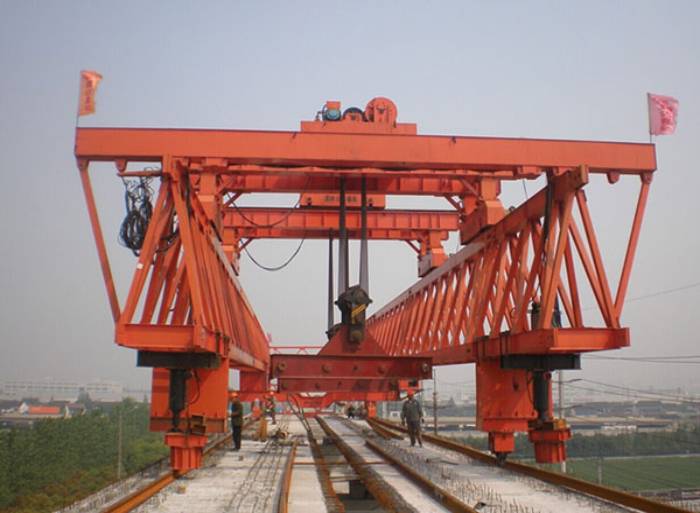 JQJ40M-160T架橋機在使用過(guò)程中的安全技術(shù)注意事項有哪些?那JQJ40M-160T架橋機的作業(yè)要求的？