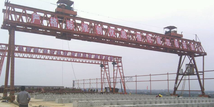 架橋建路用的T型梁造價(jià)要多少？提梁機該怎么選擇？?jì)r(jià)格是多少呢？