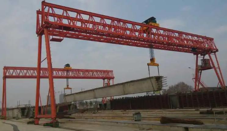 有哪幾個(gè)方面影響路橋門(mén)式起重機費用？怎么選擇優(yōu)惠的路橋門(mén)式起重機？